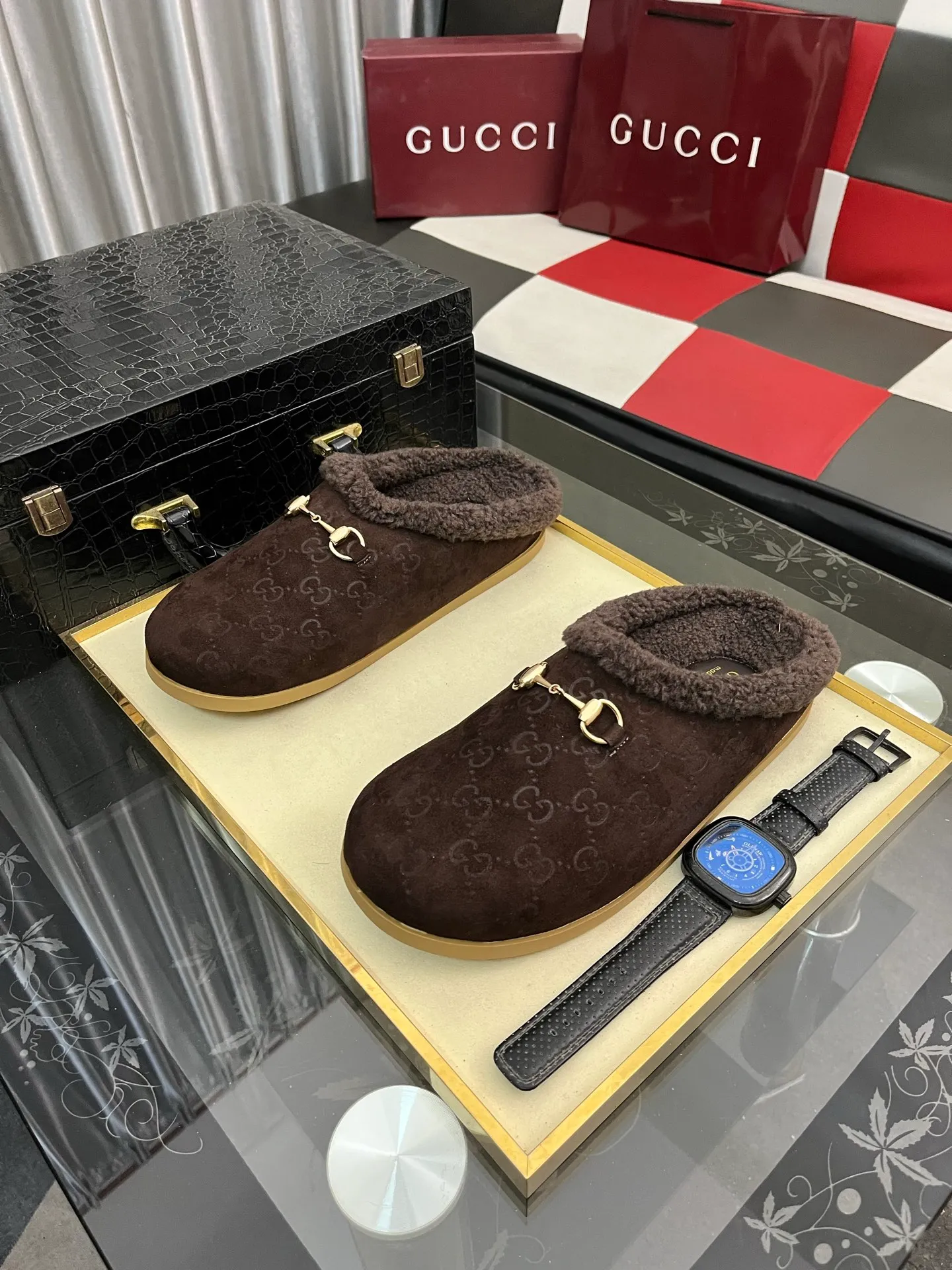 Men's shoes 💰400⌚️⌚️Gucci plush slippers GUCCI. Gucci women's real hair half-slippers Italian top cowhide Imported top quality leather water-dyed cowhide lining Original bronze gold horsebit Italian cowhide outsole Size: 35−442️⃣Colors available
